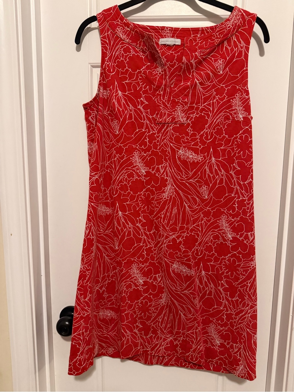 New York & Company Red Floral Sleeveless Shift Dress